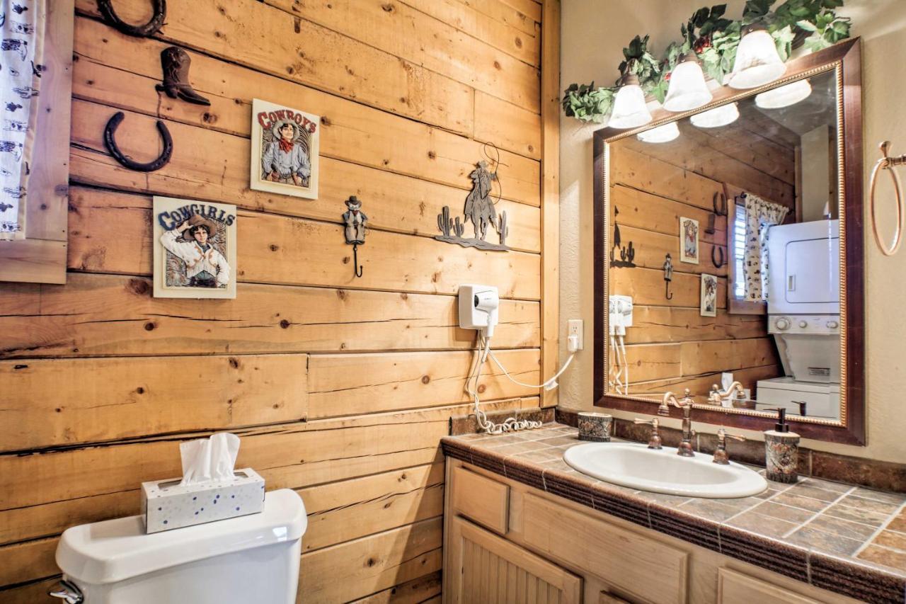 Cabin-Style Studio Right Off The Branson Strip! Apartment Exterior foto