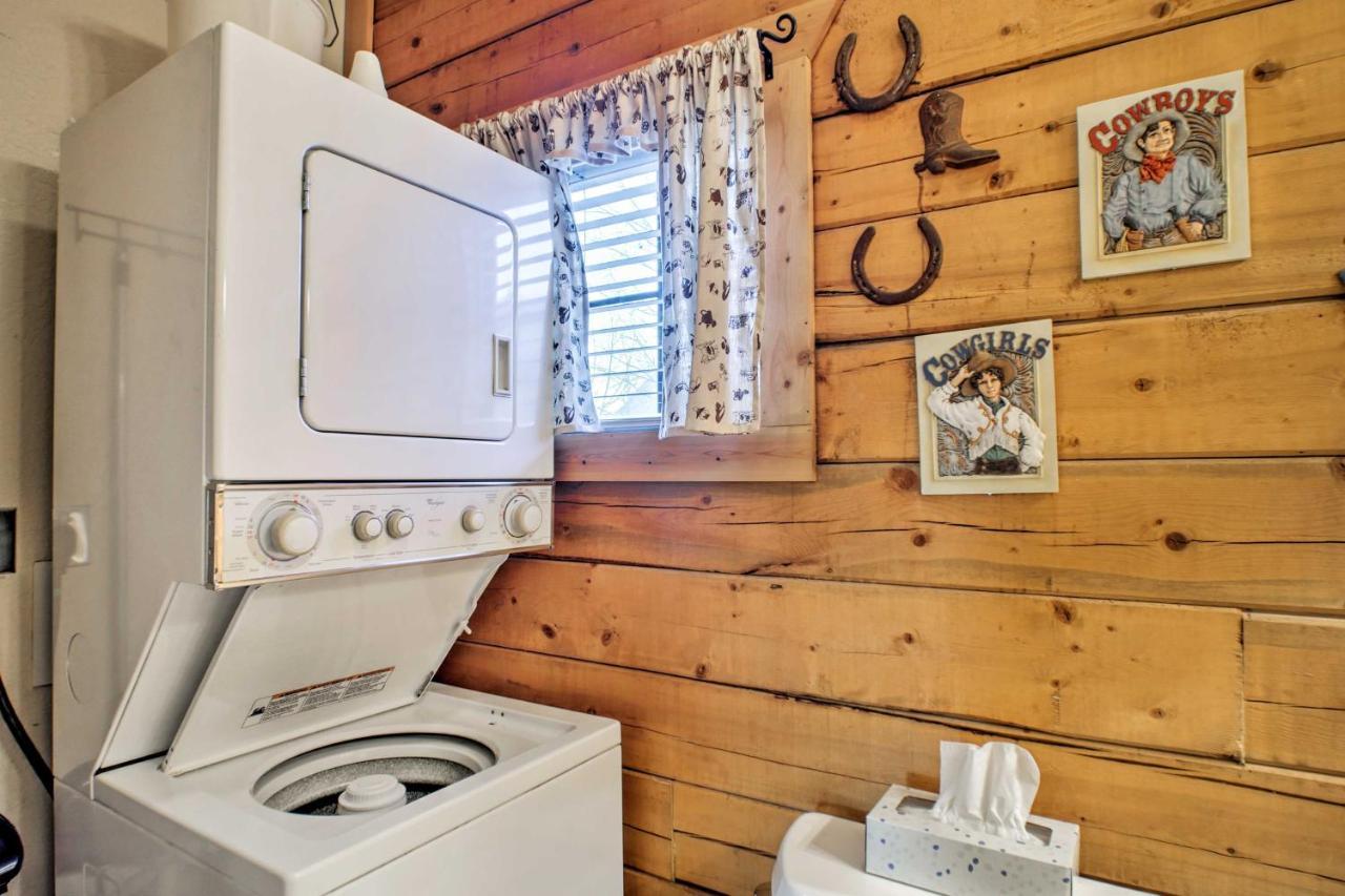 Cabin-Style Studio Right Off The Branson Strip! Apartment Exterior foto