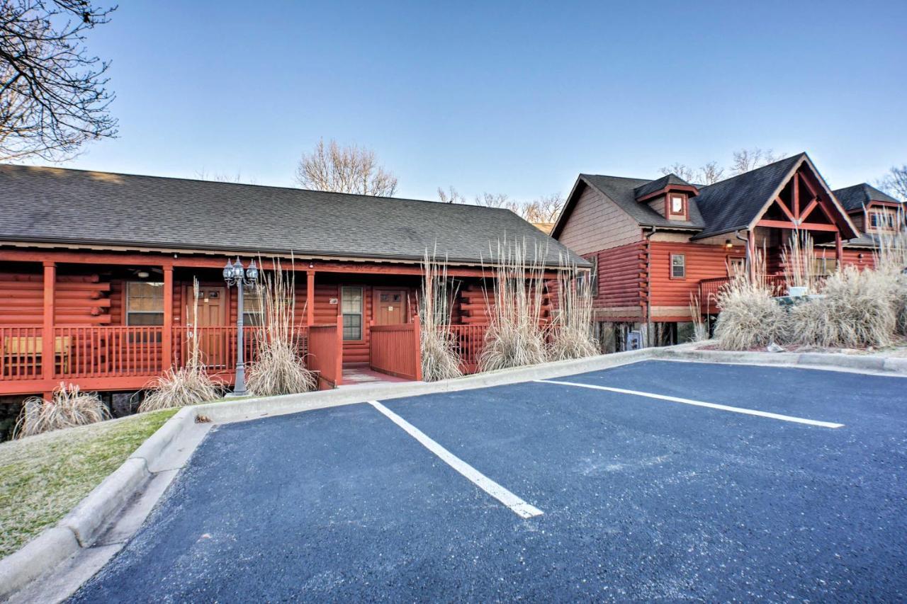 Cabin-Style Studio Right Off The Branson Strip! Apartment Exterior foto